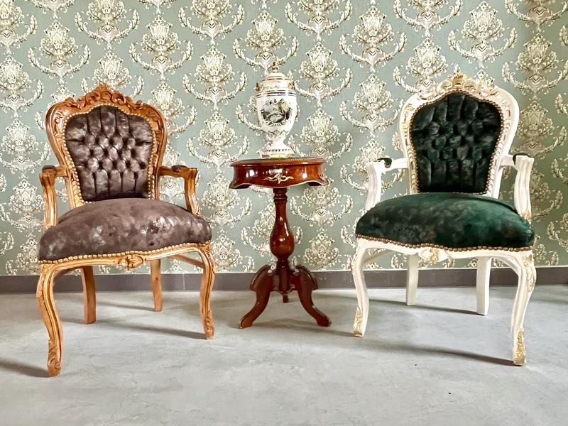 CasAmin Home & Living Chaise à accoudoirs marron clair rétro style baroque français velours chocolat chaise pour décoration intérieure