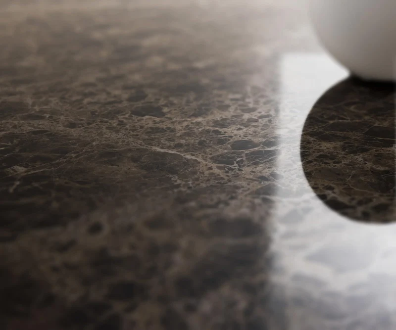 DeLife Table de Salle à Manger Edge Céramique Emperador Extra Lucidato Brun foncé 200-300x100 Piètement en W Finition Effet Titane Extensible