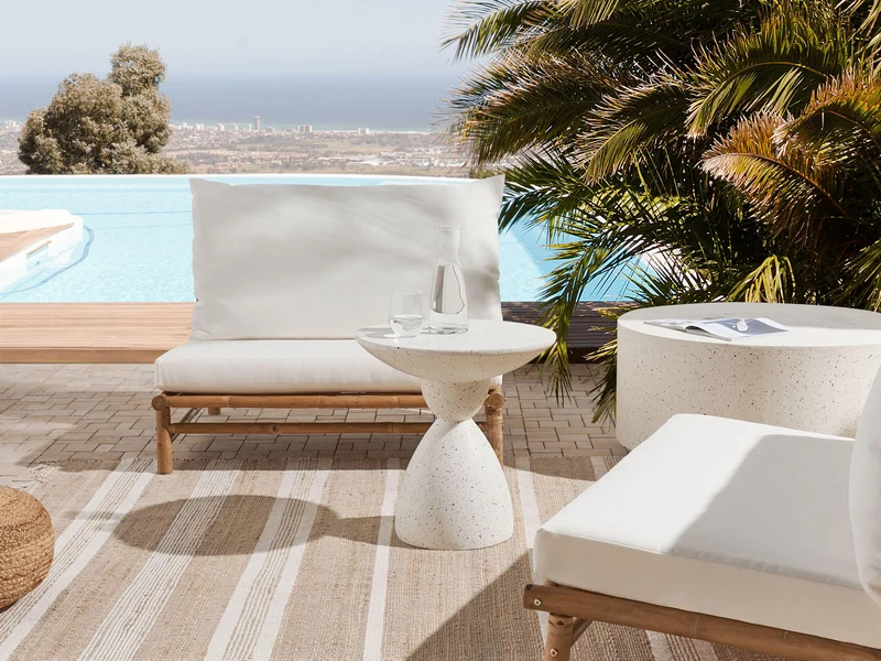 Beliani Table d'Appoint Effet Terrazzo Forme Contournée Ronde 52 cm Résistant Blanc Cassé Caffi
