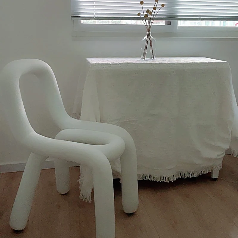 Chaise de salle à manger géométrique moderne – Tabouret décoratif pour chambre à coucher, contemporain rembourré en velours avec dossier – Chaise d'appoint de salon