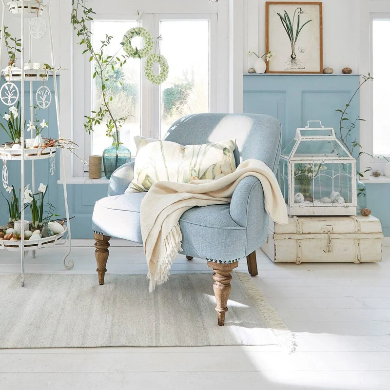 Loberon Fauteuil Ainsley, pieds tournés à la main, rivets sur les pieds, grand confort d'assise, design intemporel, siège, lin, bois de manguier, bleu