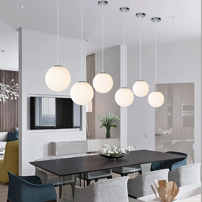 Suspension Globe Moderne avec Abat-Jour en Verre Blanc, plafonnier à 1 lumière en Forme de Boule de Verre, luminaire Suspendu chromé pour Cuisine, îlot, Chambre à Coucher, Salle à Manger, Salon