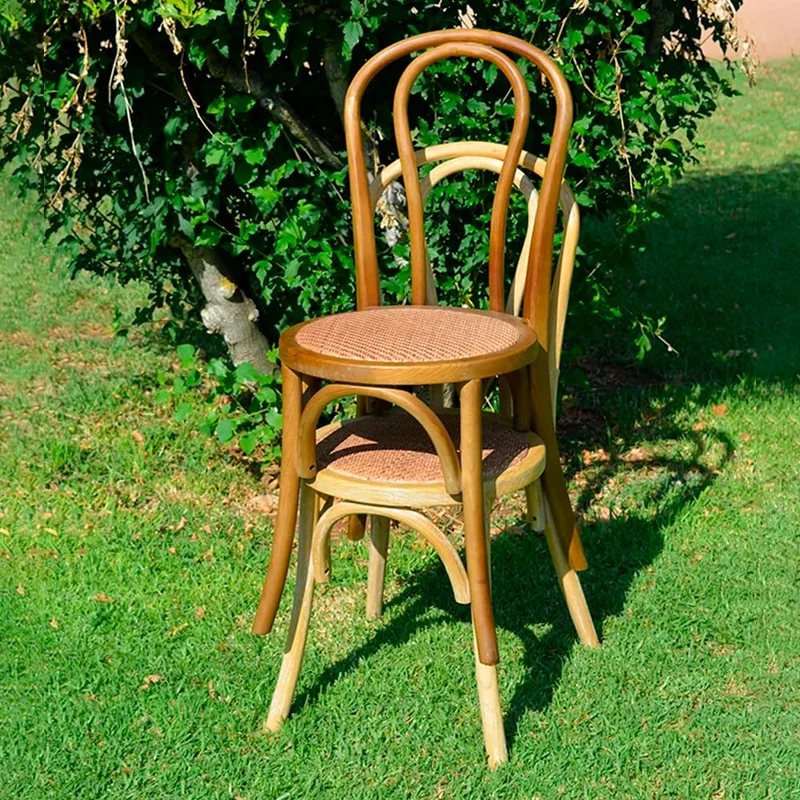 EME Lot de 2 chaises de salle à manger Thonet naturel. Chaises rustiques fabriquées en bois d'orme avec assise en rotin. Couleur naturelle. Comprend 2 unités.