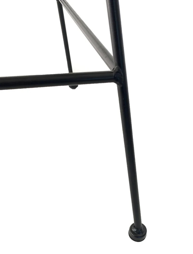 Kosmi - Fauteuil Style Nature Aspect rotin en résine tressée et Pieds en métal Noir