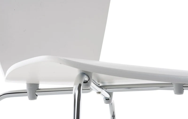 CLP Chaise empilable Aaron I Chaise de conférence Ergonomique avec Assise en Bois I Chaise Visiteur Peu encombrante avec Protections de Sol, Couleur:Blanc