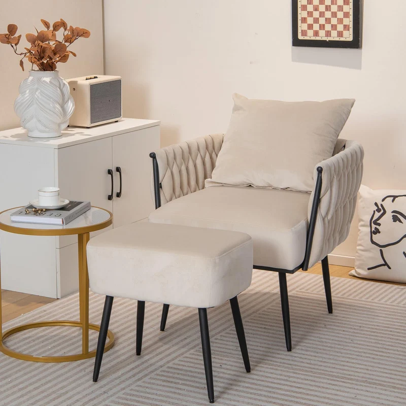 RELAX4LIFE Fauteuil de Salon avec Repose-Pieds, Fauteuil d’Appoint en Velours avec Oreiller Confortable | Pieds Métalliques Robustes| Patins Ajustables, Conception Semi-entourante 65X66X80CM, Beige