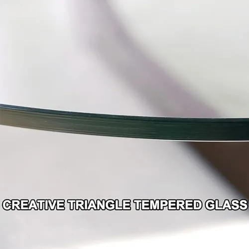 Table basse moderne, table basse avec plateau en verre, table basse en verre et bois, table basse triangulaire en bois, pièce maîtresse élégante et robuste, plateau en verre trempé, parfaite for la dé