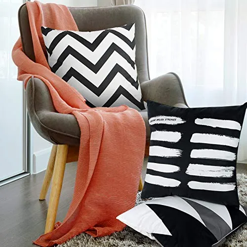 pendali Housses de Coussin, Taies d'oreiller Décoratives en Velours Simplicité Moderne avec Motif Double Face, Lot de 4 Housses de Coussin pour Canapé Chaise de Salon, 45 x 45 cm (Noir)