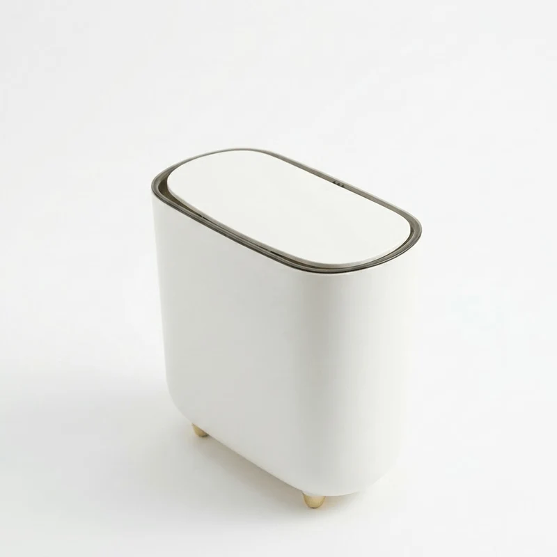Petite poubelle de salle de bain design - Format étroit 8L