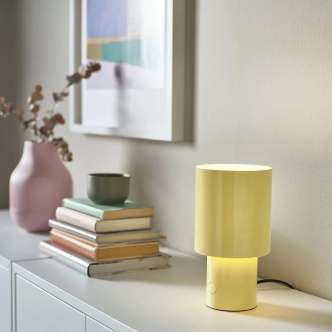 SPETSBOJ table lamp, yellow, 22 cm