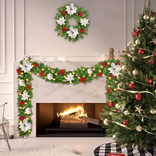 Guirlande Sapin Artificiel, 9pieds Guirlande Noel Sapin avec 30 LED, Guirlande Sapin de Noel à Piles avec fleurs, boules, pomme de pin our porte d'entrée/Cheminée/Escalier/Arbre de Noël/Arche (argent)