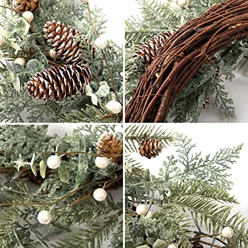 BEJOY Couronne de Noël Artificielle, 56cm Pomme de Pin Vigne Floquée Couronne de Sapin à Paillettes avec Baies Blanches pour Noël Maison Porte D'entrée Suspendue Mur Fenêtre Décor