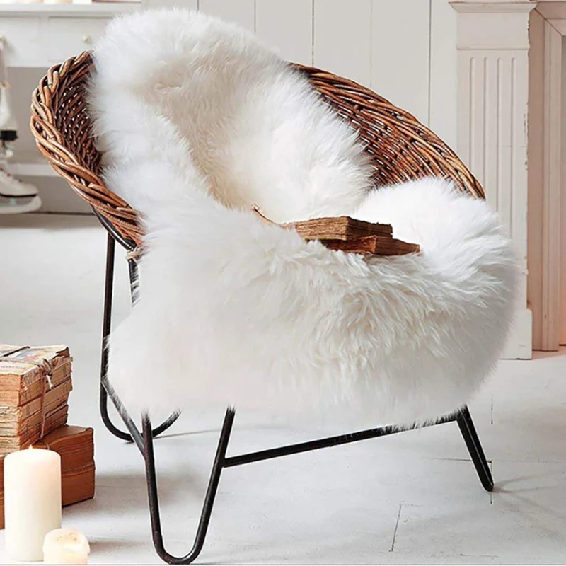 QINGLOU Peau de Mouton synthétique,Cozy Sensation comme véritable Laine Tapis en Fourrure synthétique, Fluffy Soft Longhair Décoratif Coussin de Chaise Canapé Natte (Blanc, 75 x 120 cm)