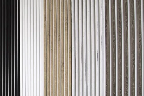 HEXIM Lot de 16 panneaux à lamelles en bois MDF - 2 m - Design haut de gamme - Revêtement mural - Chêne Sanremo - Isolation phonique - Pour aménagement intérieur