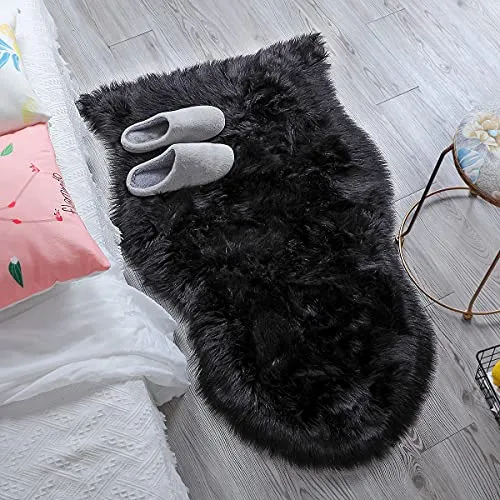 YIHAIC Peau de Mouton synthétique,Cozy Sensation comme véritable Laine Tapis en Fourrure synthétique, Man-Made Luxe Laine Tapis de Canapé Coussin (Noir, 75 x 120 cm)