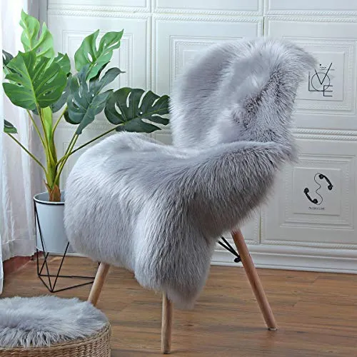 YIHAIC Peau de Mouton synthétique,Cozy Sensation comme véritable Laine Tapis en Fourrure synthétique, Man-Made Luxe Laine Tapis de Canapé Coussin (Gris, 75 x 120 cm)