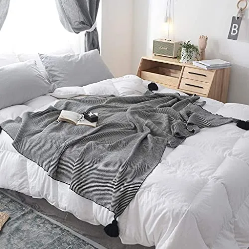 ZGYZ Meubles Modernes Couverture de Jet tricotée à Rayures Noires et Blanches Canapé-lit Ultra Doux avec Pompons Faits à la Main pour fauteuils de canapé Lit de Plage Canapé Pique-Nique, 51"x63
