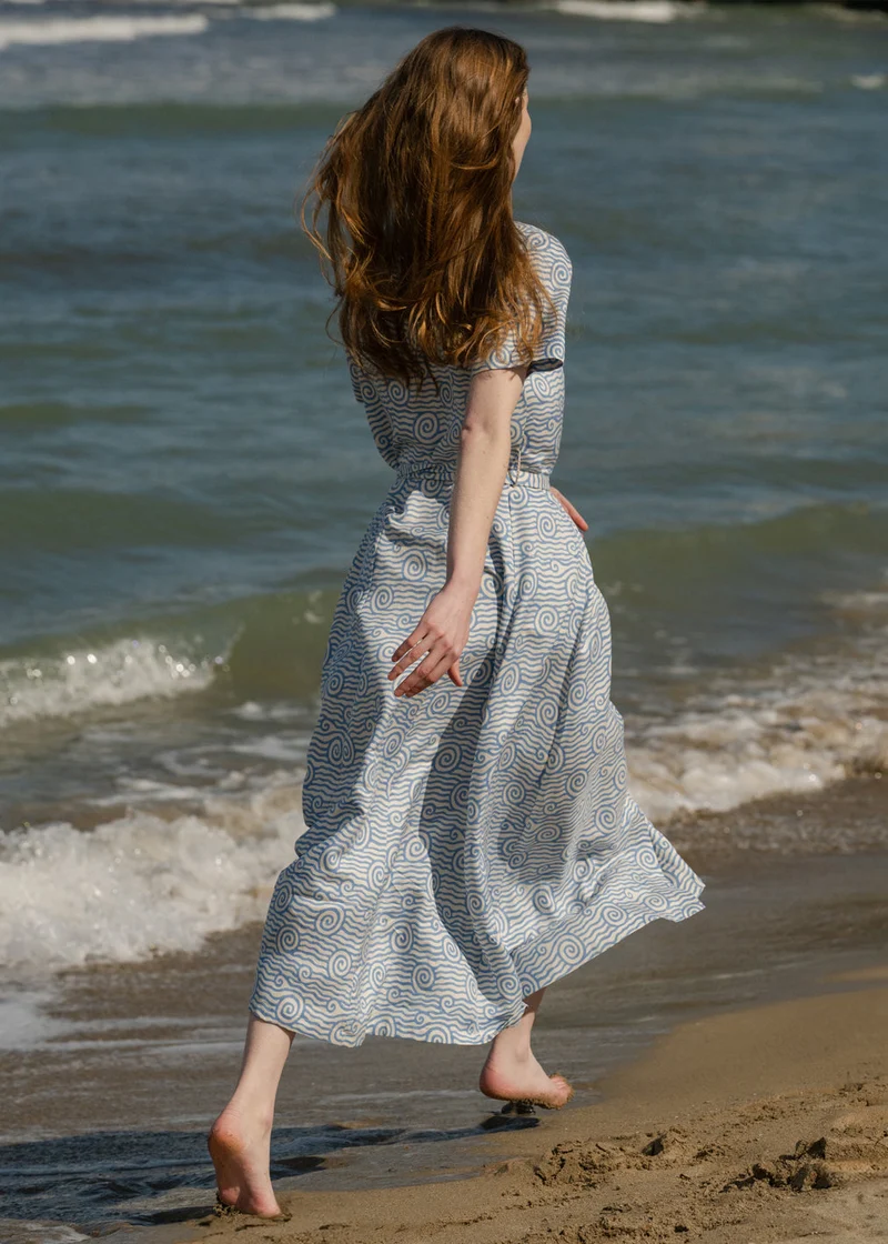 Adult Kleid Clarita SWIRLEY WAVE Weiss hellblau
