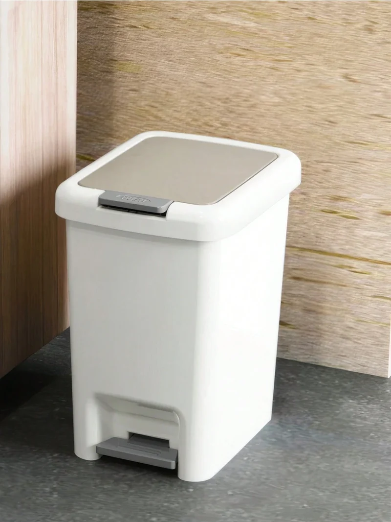 Poubelle à pédale rectangulaire blanche compacte et pratique