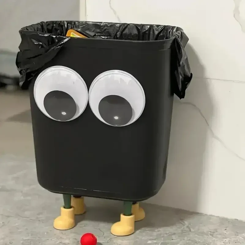 Poubelle originale noire au design ludique 8L