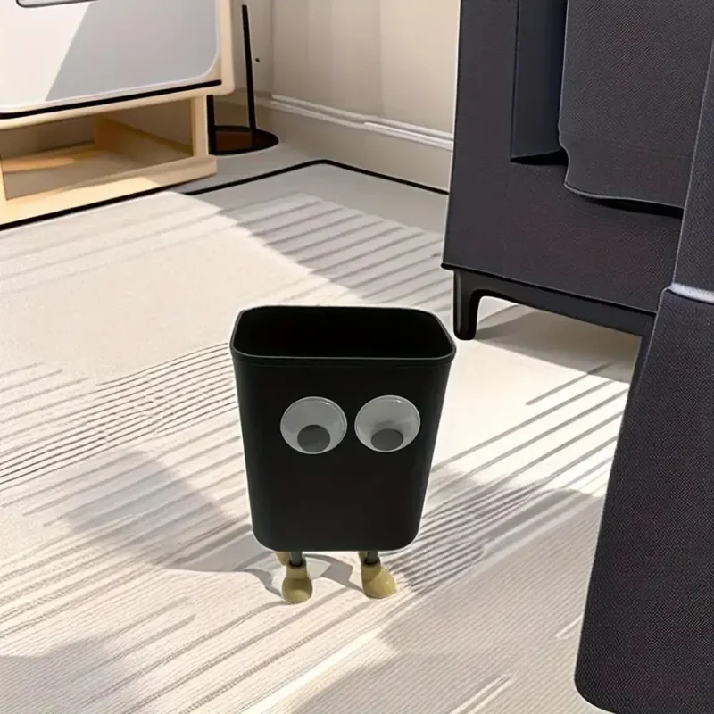 Poubelle originale noire au design ludique 8L