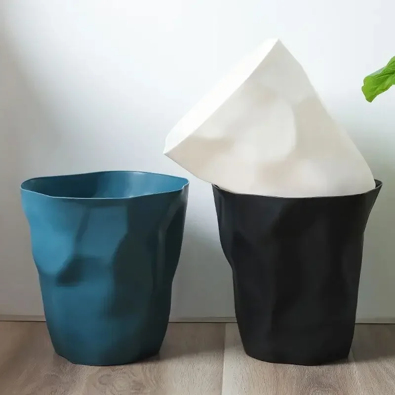 Poubelle ronde design irrégulier en plastique