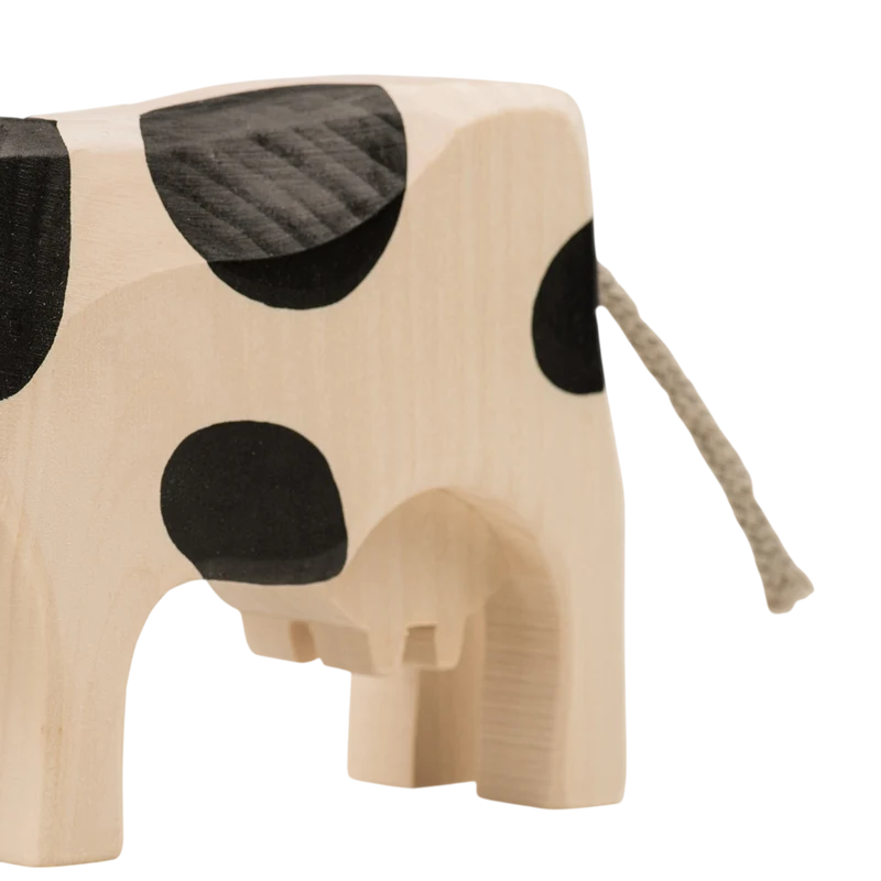 Trauffer Kuh 3 stehend Freiburger Holztier
