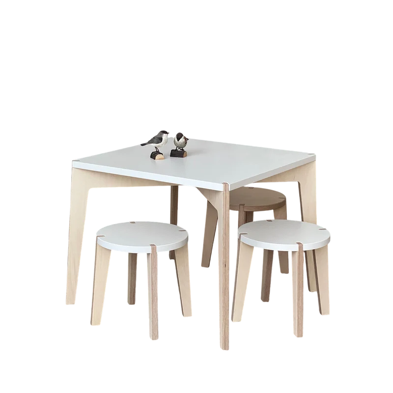 Kombiset, 1 Spieltisch quadratisch, 2 Hocker (Farbe wählbar)